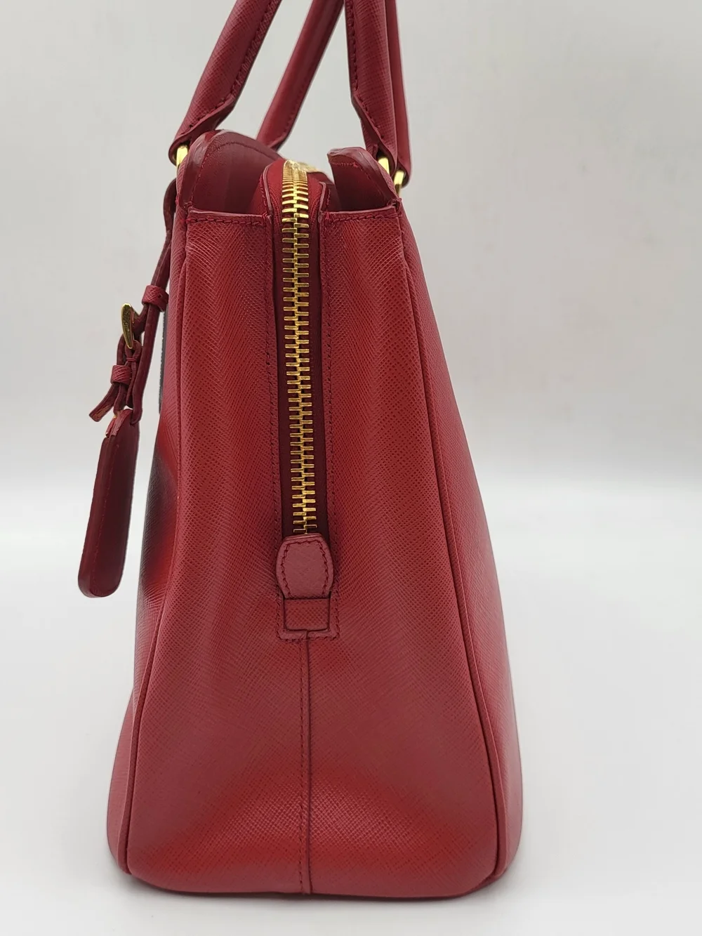 Prada Red Saffiano Parabole Handbag RossoPelle. Authentic w/COA..